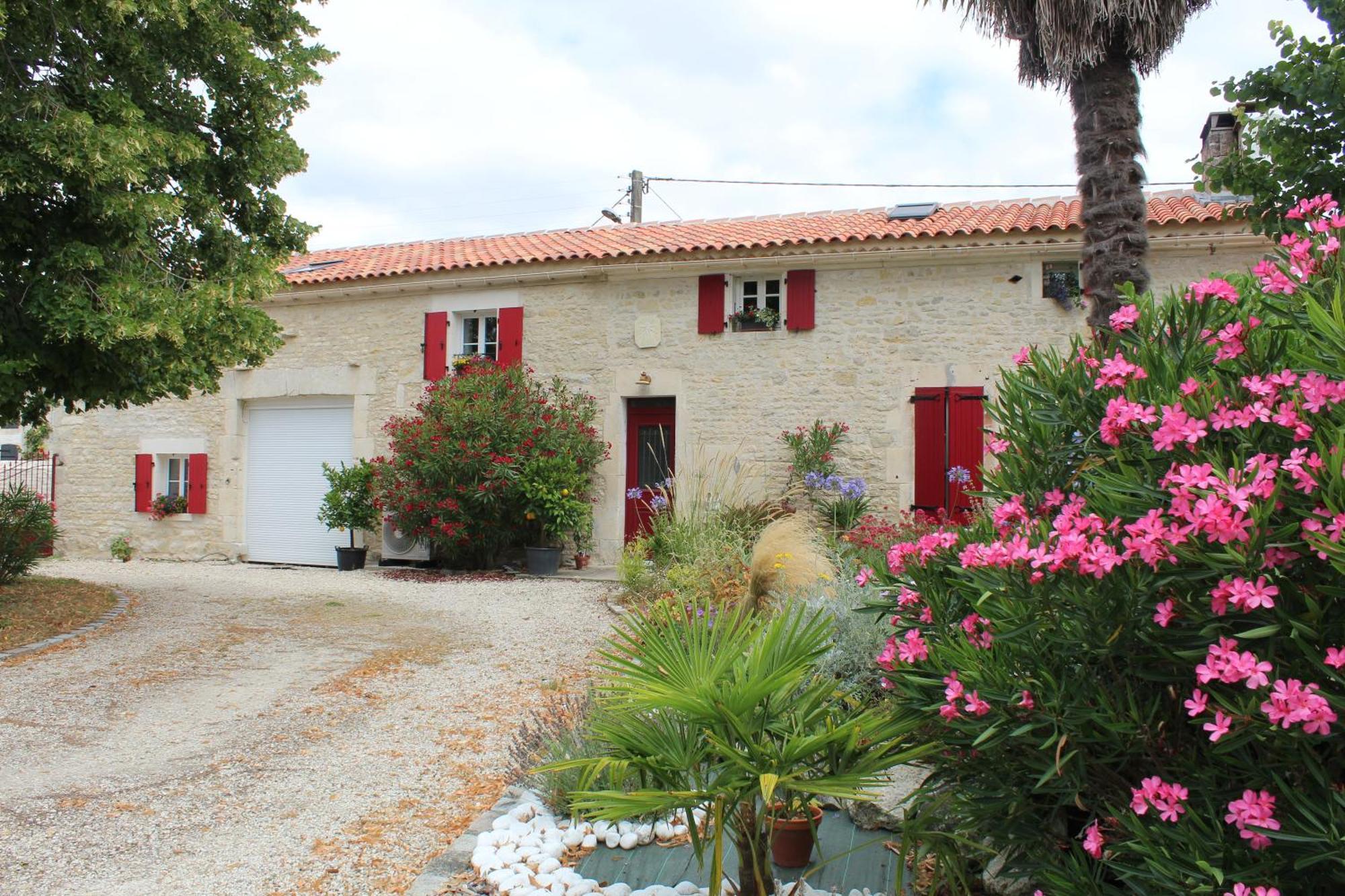 לינה וארוחת בוקר Mérignac La Douce Charentaise מראה חיצוני תמונה
